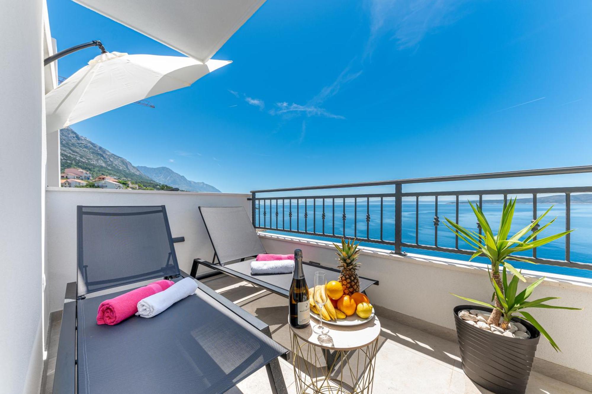 Seaview Apartments Nives Brela Buitenkant foto
