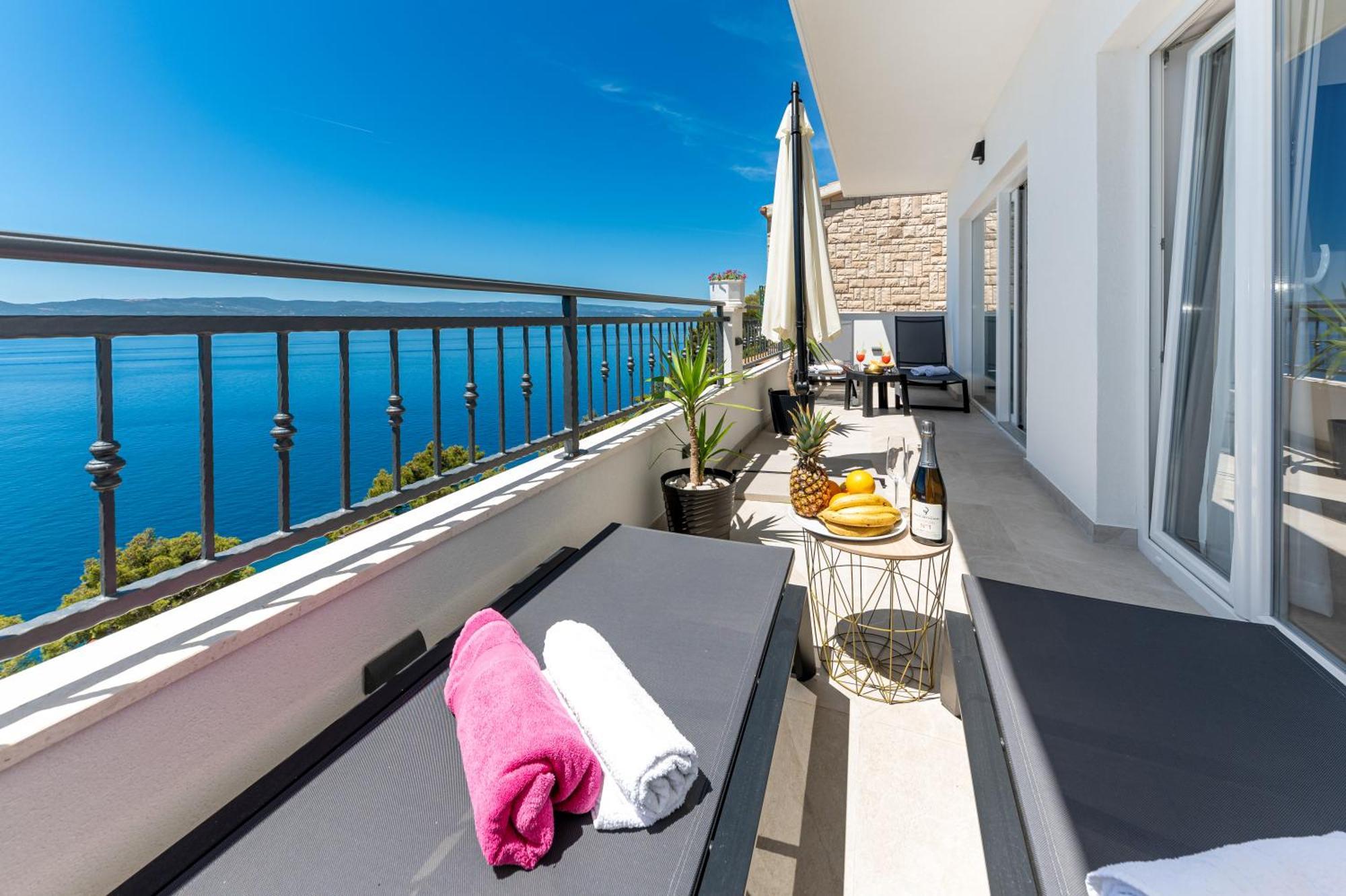 Seaview Apartments Nives Brela Buitenkant foto