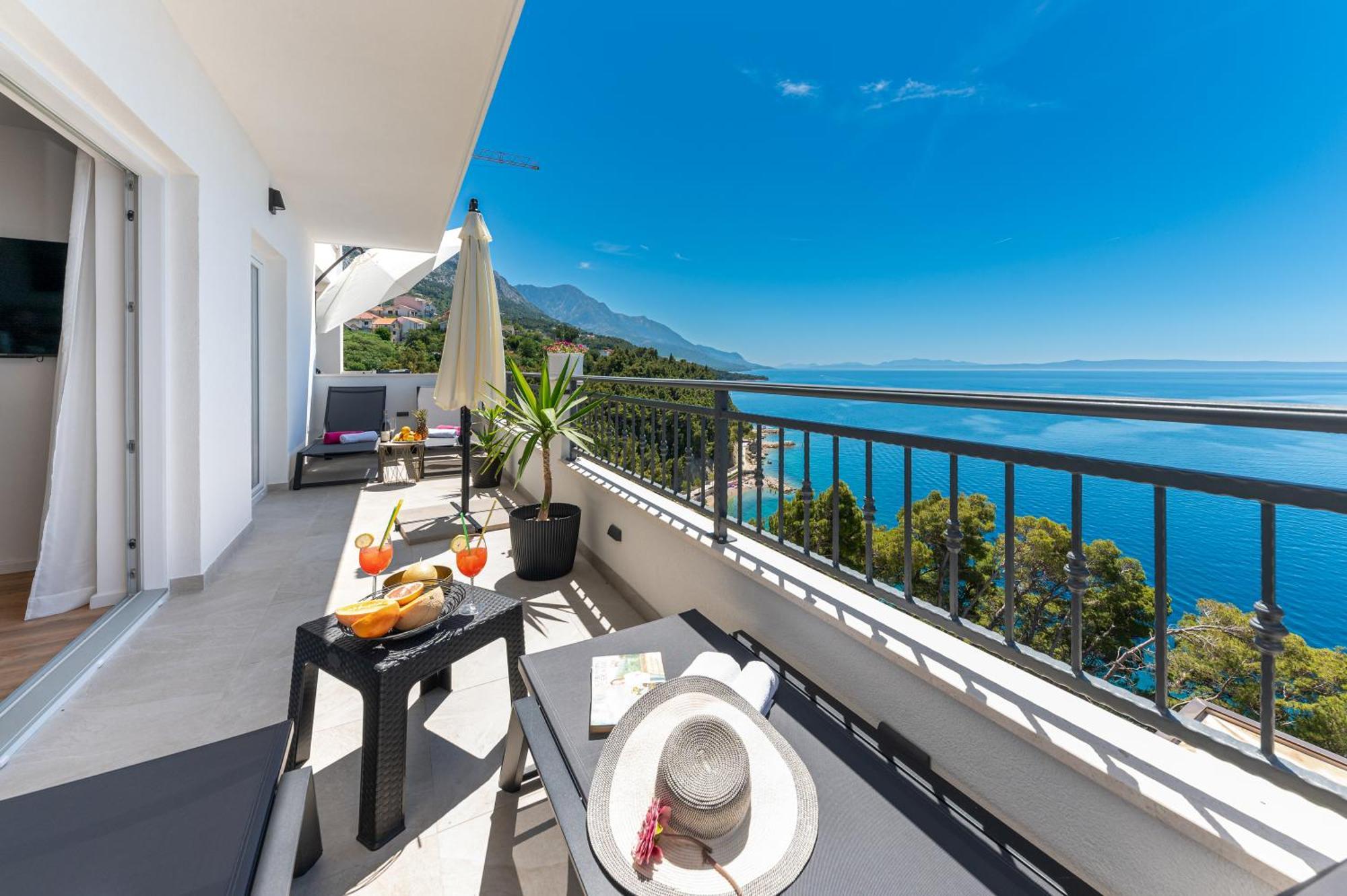 Seaview Apartments Nives Brela Buitenkant foto