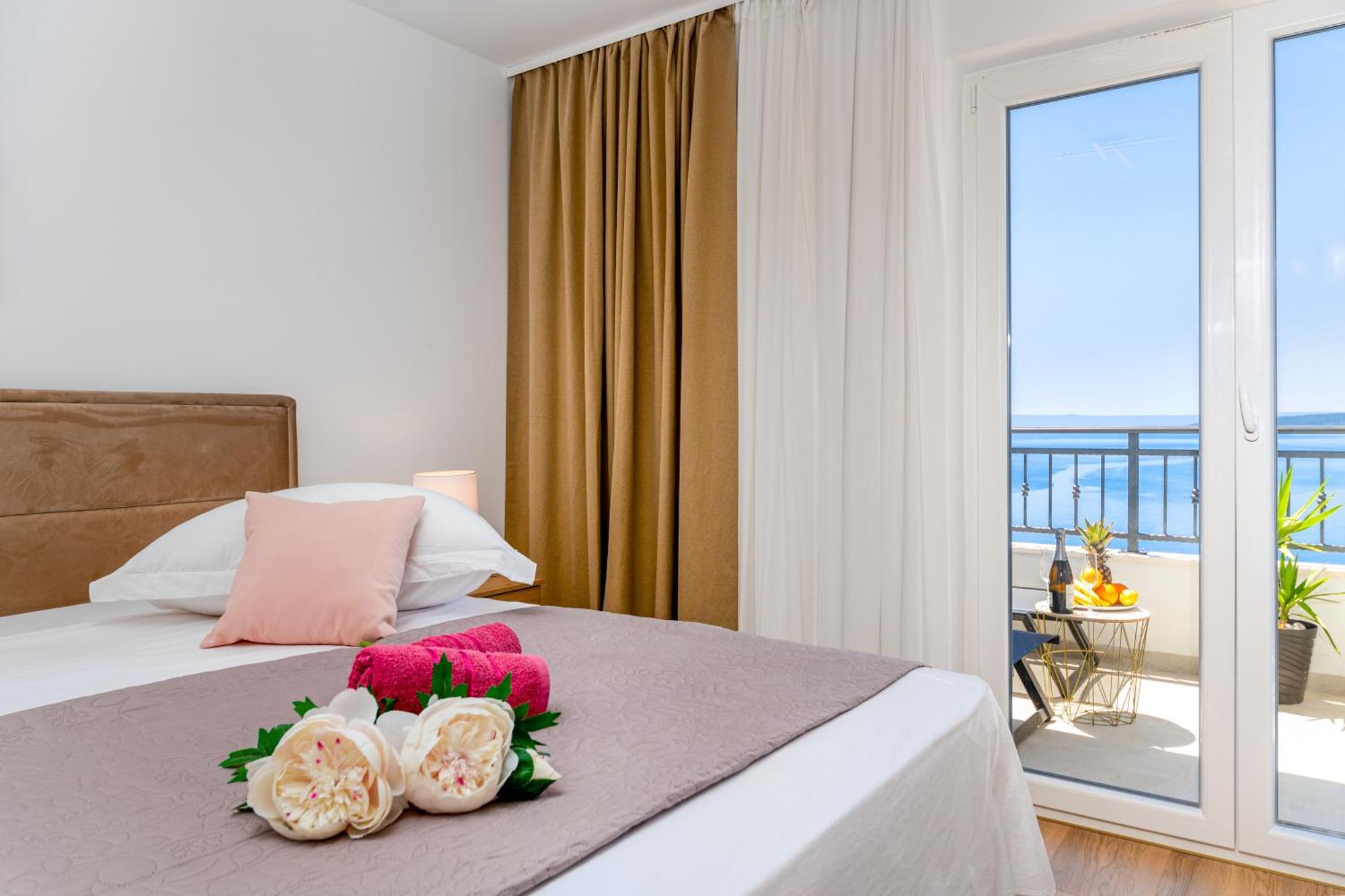 Seaview Apartments Nives Brela Buitenkant foto